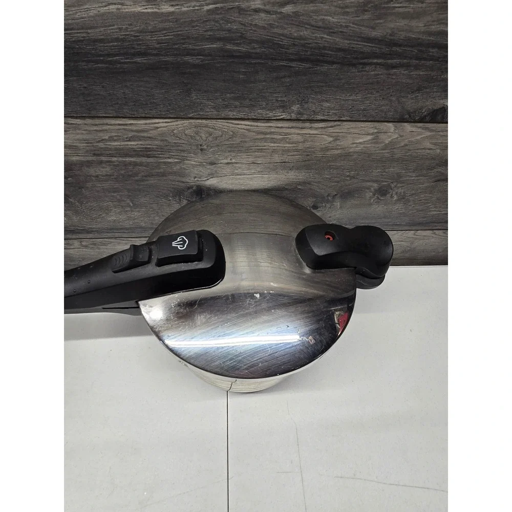 Vtg Kitchen Living 18/10 Stainless Steel Pressure Cooker Induction Compatible